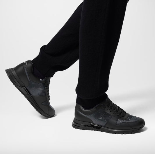 Louis Vitton Run away sneaker in black